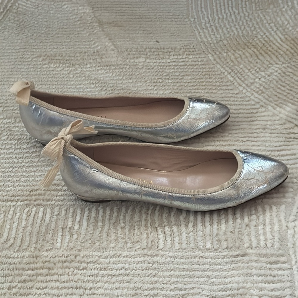 Loeffler Randall silver crinkle leather ivory trim Bow ballerina shoes Sz 7 1/2 - Picture 6 of 11